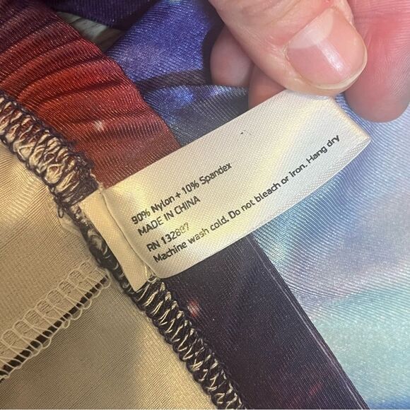 NEW Thinkgeek Pink & Purple Galaxy Printed Leggings One Size - Picture 7 of 7